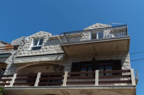 Apartments by the sea Sumartin, Brac - 15725